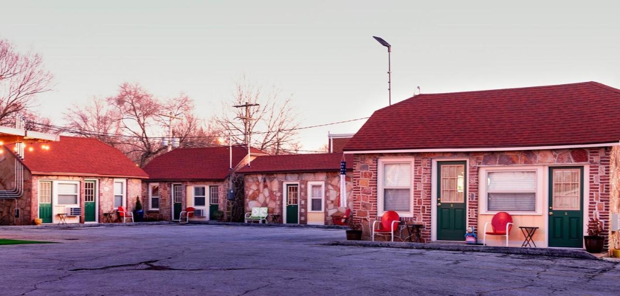 Motel Rockwood Motor Court à Springfield Extérieur photo