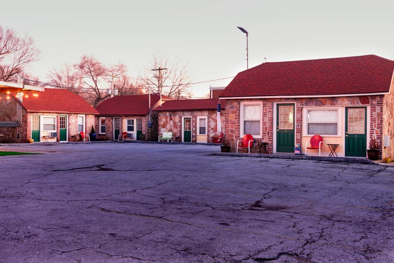 Motel Rockwood Motor Court à Springfield Extérieur photo