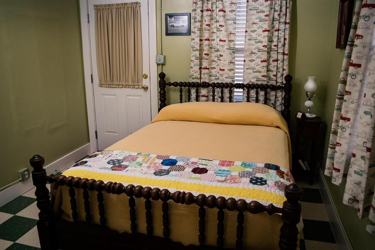 Motel Rockwood Motor Court à Springfield Extérieur photo